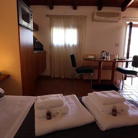 Palazzo Scordia Apartment *